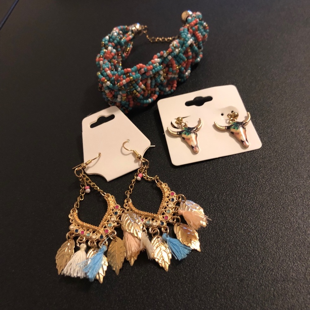 Boho Gold Tone Tassel Feather Drop Earrings and Beaded Bracelet Set - Multicolor